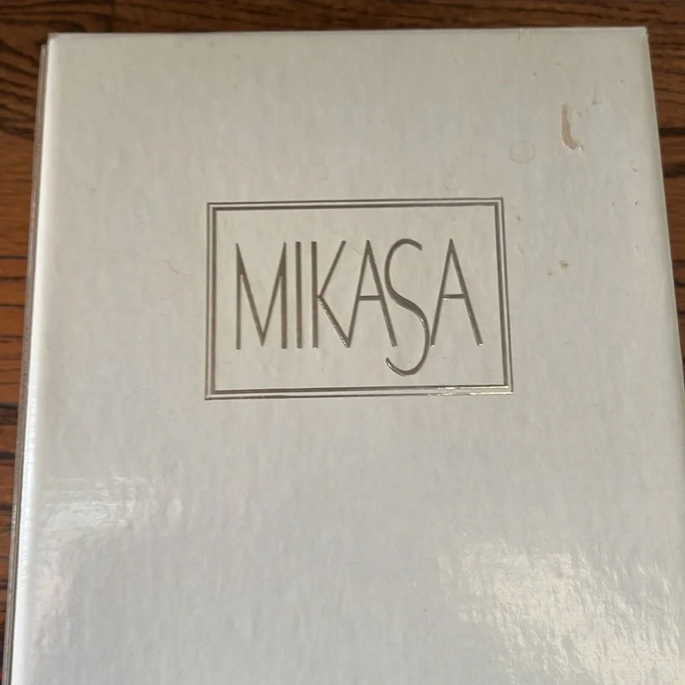 Mikasa Lyonnais NWT Trumpet Flute Champagne Glasses Set of 2 Anniversary NYE